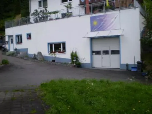 Anja Mayer Laserbearbeitungstechnik feiert 10 - jähriges Firmenjubiläum Bild: Anja Mayer Laserbearbeitungstechnik feiert 10 - jähriges Firmenjubiläum