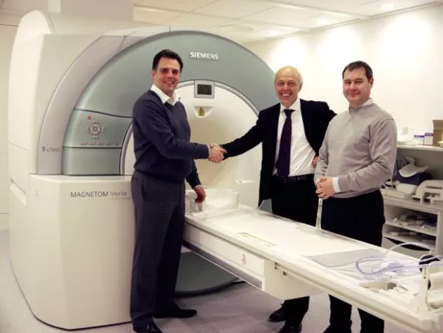 Neuer 3 Tesla Hochfeld-MRT in Sankt Augustin Kooperation der Beta Klinik Bonn und der Asklepios Kinderklinik Bild: Neuer 3 Tesla Hochfeld-MRT in Sankt Augustin Kooperation der Beta Klinik Bonn und der Asklepios Kinderklinik