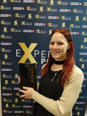 Bad Kötztinger Autorin erringt Preis und Weltrekord Bild: Bad Kötztinger Autorin erringt Preis und Weltrekord