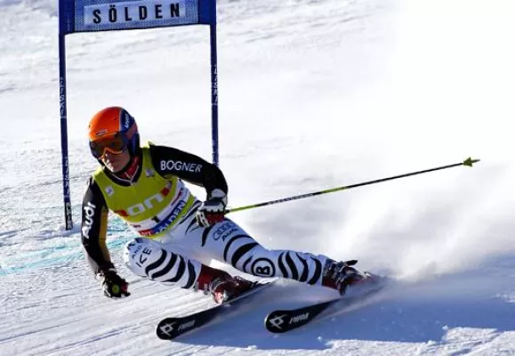 Ski-Star Kathrin Hölzl mit neuem Manager Bild: Ski-Star Kathrin Hölzl mit neuem Manager