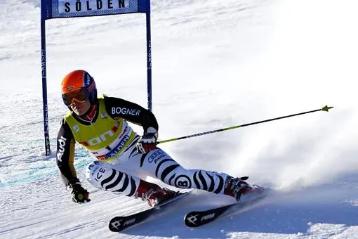 Bild: Ski-Star Kathrin Hölzl mit neuem Manager