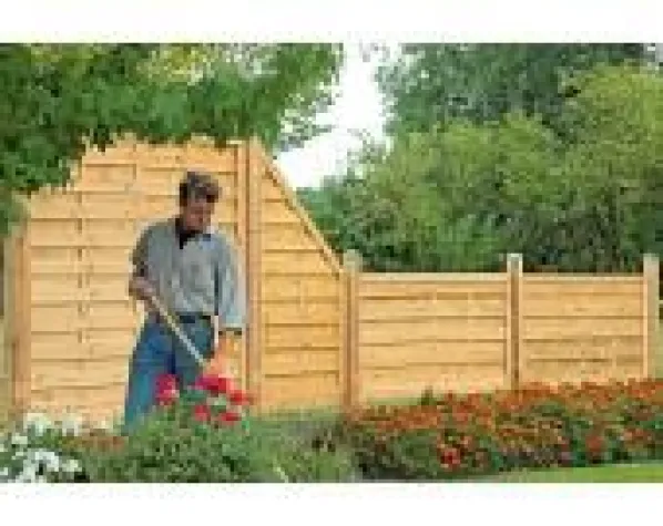 Bild: Sichtschutzzaun und Dichtzaun aus Douglasie