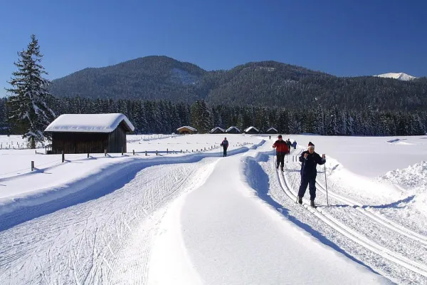 Loipen de luxe: In der Zugspitz-Region warten Loipen mit royalem Flair Bild: Loipen de luxe: In der Zugspitz-Region warten Loipen mit royalem Flair