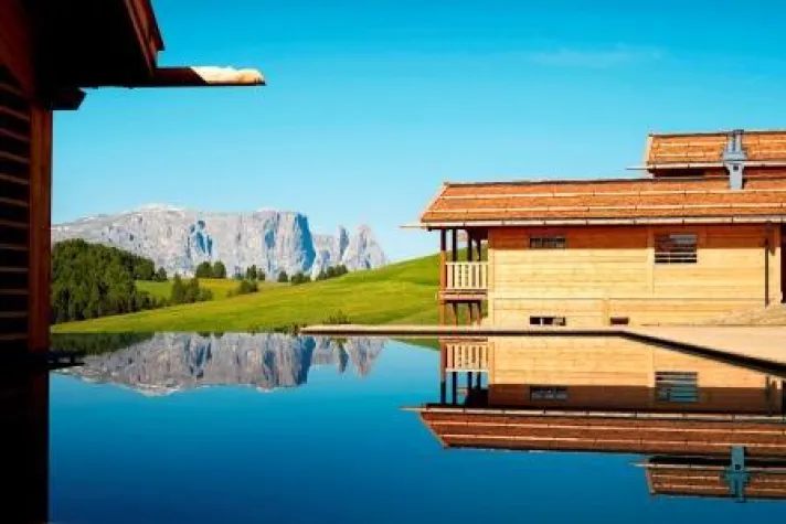 Spa-Erlebnis mit Silberquarzit Urstein Bild: Spa-Erlebnis mit Silberquarzit Urstein