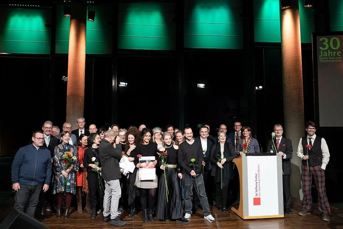 Die Preisträger*innen der der 30. Kölner Tanz- und Theaterpreisverleihung. Foto: © Janet Sinica