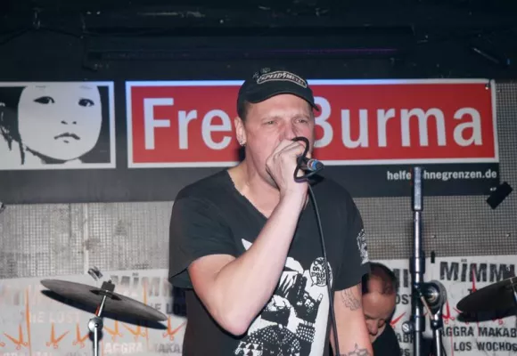 Bild: Bremer Punks finanzieren Waisenhaus für burmesische Flüchtlingskinder