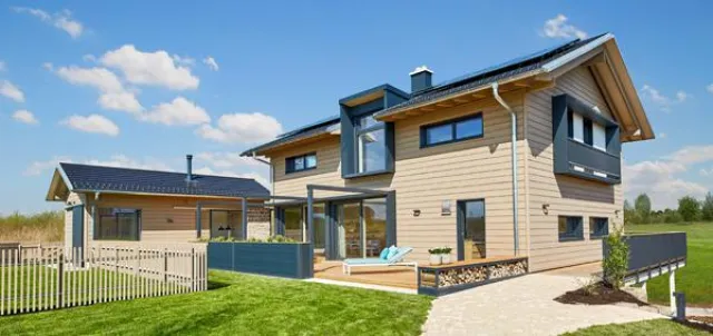 Bild: Erkheimer Ökohaus-Pionier eröffnet neues Musterhaus