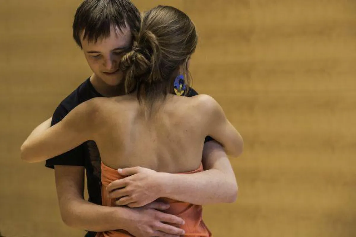 Schönheit, Nähe und Tiefe, die der Tango bietet, werden in der Umarmung erlebt.