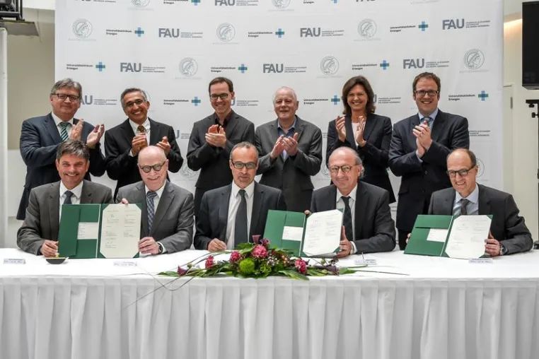 Bild: Ein Fundament für das Zentrum für Physik und Medizin
