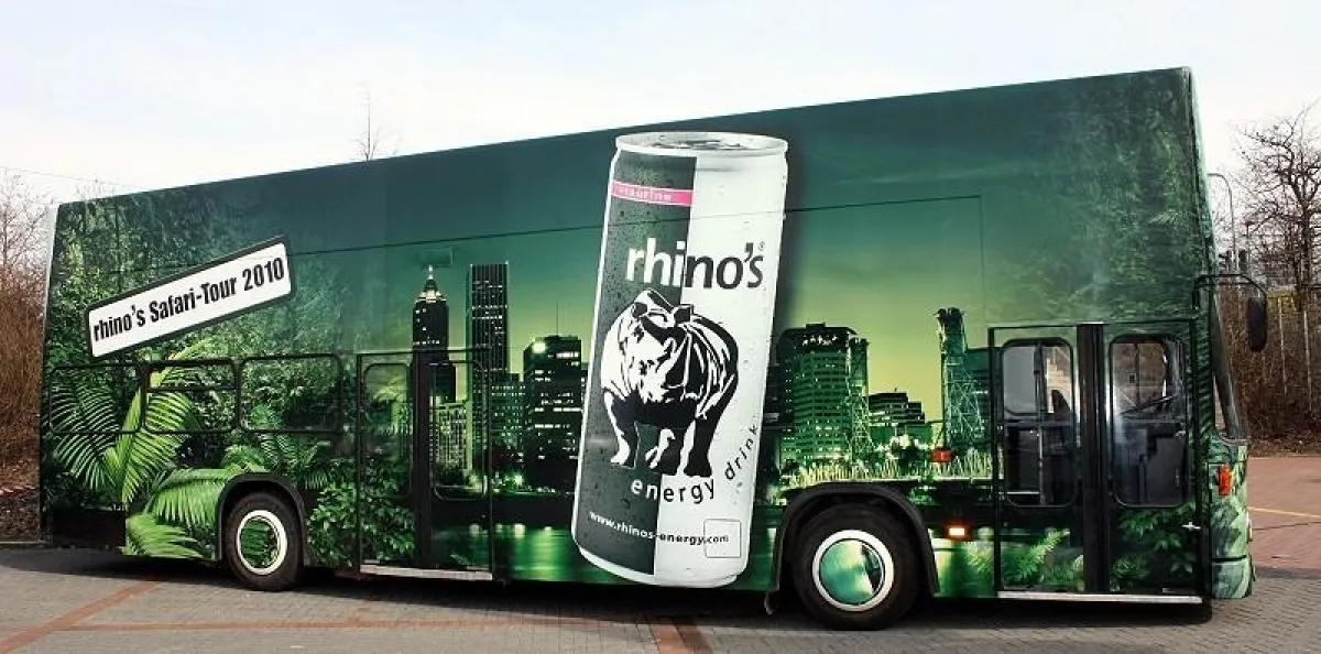 Der exklusiv gestaltete rhino’s Tour-Bus gehört zu den Highlights der Promotion-Kampagne, die die neu firmierte munich one sportslive im Auftrag von rhino´s energy GmbH bis Oktober 2010 bundesweit rea