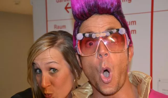 Lorenz Büffel moderiert bei Ballermann-Radio: „Der Donnerstalk“ Bild: Lorenz Büffel moderiert bei Ballermann-Radio: „Der Donnerstalk“