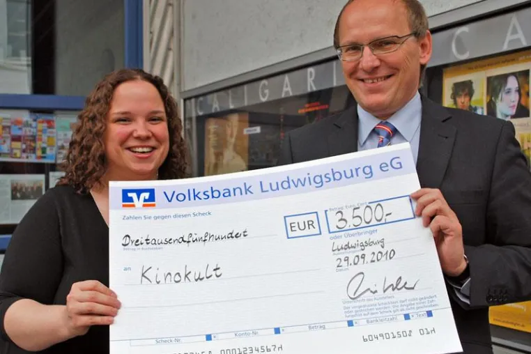 Volksbank Ludwigsburg unterstützt erneut Kinderfilmklub „Zauberlaterne“ Bild: Volksbank Ludwigsburg unterstützt erneut Kinderfilmklub „Zauberlaterne“