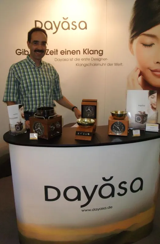 Dayasa-Klangschalenuhren auf der Harmony World