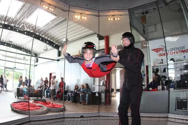 Bild: Familientipp für die Herbstferien: Fliegen im Indoor Skydiving in Bottrop