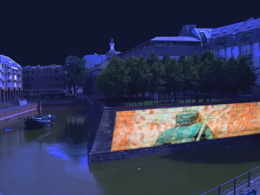 Bild: DUS-illuminated® bei den 4. Düsseldorfer Stiftertagen: „Mit innovativer Technik Lichtmüll vermeiden.“