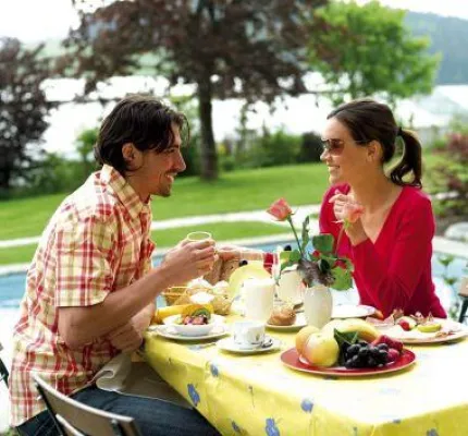 Wellnesshotel Jagdhof im Bayerischen Wald lädt mit leistungsstarker Pauschale zur Sommer Hit-Woche ein Bild: Wellnesshotel Jagdhof im Bayerischen Wald lädt mit leistungsstarker Pauschale zur Sommer Hit-Woche ein