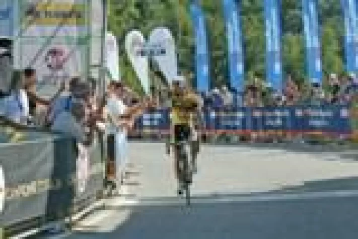 Bild: Hitziges Radrennen zwischen zwei erfrischenden Seen