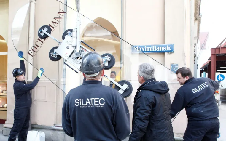 Bild: Sicherheitsglas zwischen Schutz und Transparenz: SILATEC deckt Anforderungen an moderne Architektur