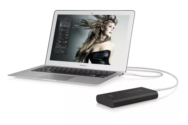 Bild: Elgato Thunderbolt™ SSD – der erste komplett mobile Highspeed-Speicher mit Thunderbolt-Technologie
