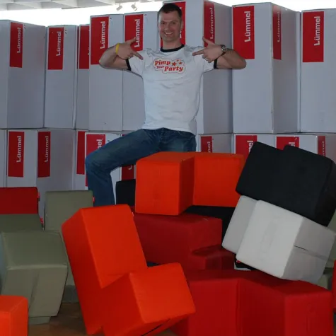 „Pimp Your Party“: myluemmel.de liefert gratis coole Partysessel an jeden Bild: „Pimp Your Party“: myluemmel.de liefert gratis coole Partysessel an jeden