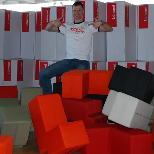 „Pimp Your Party“: myluemmel.de liefert gratis coole Partysessel an jeden Bild: „Pimp Your Party“: myluemmel.de liefert gratis coole Partysessel an jeden