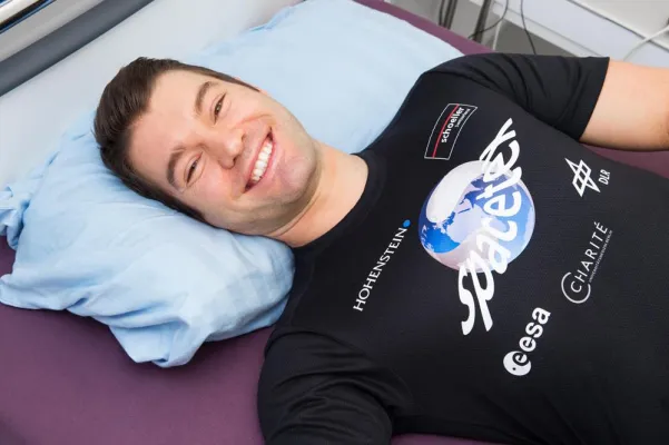 Bild: Überirdische Shirts für irdische Astronauten