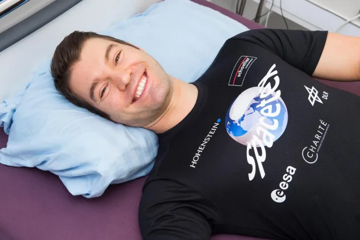 Bild: Überirdische Shirts für irdische Astronauten