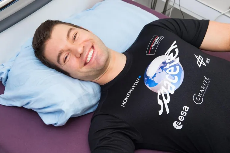 Bild: Überirdische Shirts für irdische Astronauten