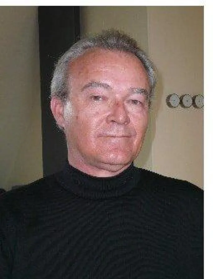 Der Autor und Kolumnist Peter Haisenko, Kapitän i.R., hat mehr als 16.000 Stunden Flugerfahrung. Er hatte eine Lizenz für Kunstflug und Wasserflugzeuge. Er hat die Modelle B 727, B737, DC 8, DC 10, B7