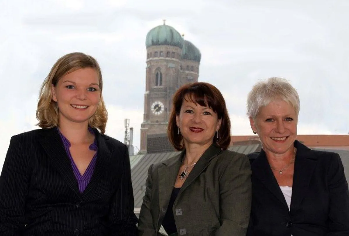 PR-Power aus Bayern: Theresa Stöllner, Elke von Harsdorf und Heiderose Witte (vlnr)