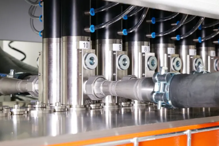 Bild: Farbdosieranlage SMART-DOSER dosiert jede Offsetdruckfarbe in gewünschter Menge zum richtigen Zeitpunkt