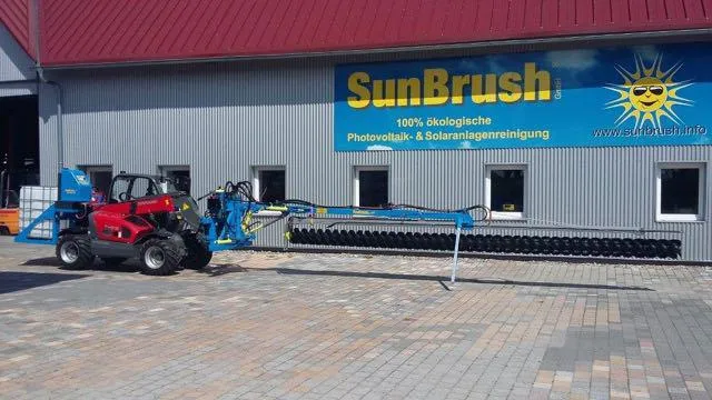 Bild: Intersolar: Sunbrush mobil zeigt variable Reinigungslösung