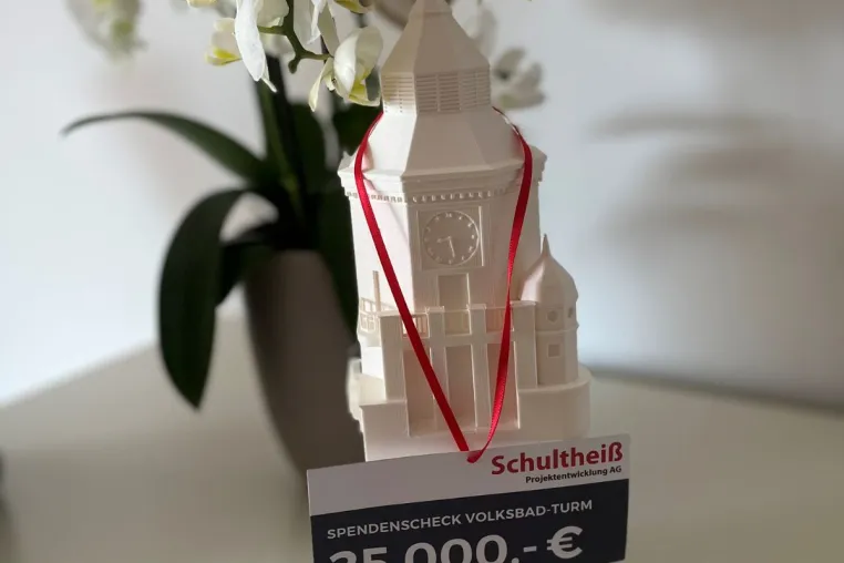 Schultheiß Projektentwicklung AG unterstützt Wiederaufbau des Nürnberger Volksbad-Turms mit 25.000 € Bild: Schultheiß Projektentwicklung AG unterstützt Wiederaufbau des Nürnberger Volksbad-Turms mit 25.000 €