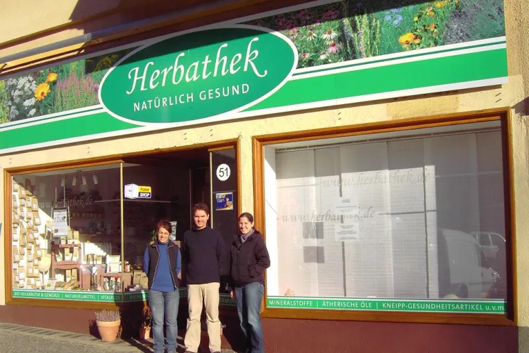 Bild: 6 Monate HERBATHEK in Berlin–innovatives Gesundheitsfachgeschäft präsentiert sich auf Gesundheitsmesse Naturia