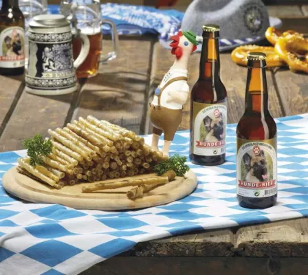 Bild: Schunkelnde Vierbeiner - Deutschlands Hunde und Nager feiern mit Fressnapf Oktoberfest