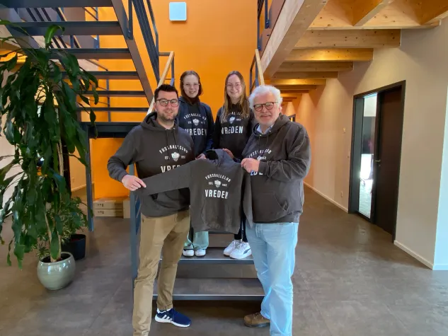 Bild: FC Vreden 52 e.V. – Neue Hoodies für den Verein