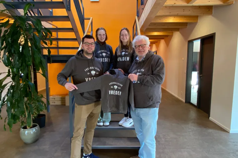 Bild: FC Vreden 52 e.V. – Neue Hoodies für den Verein