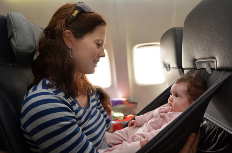 Baby erhält volle Entschädigung von Fluggesellschaft Bild: Baby erhält volle Entschädigung von Fluggesellschaft