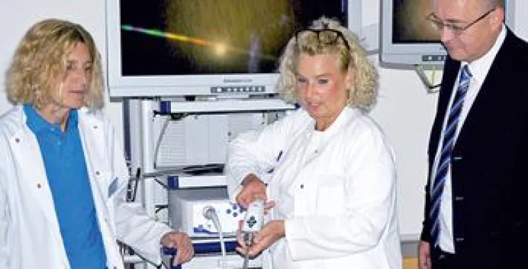 Bild: Vorreiter in der Region: Die chirurgische Klinik Seefeld operiert minimal-invasiv mit neuester 3D-Technologie