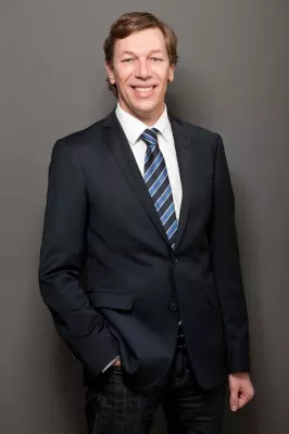 Bild: Zum 10-jährigen in neue Räume