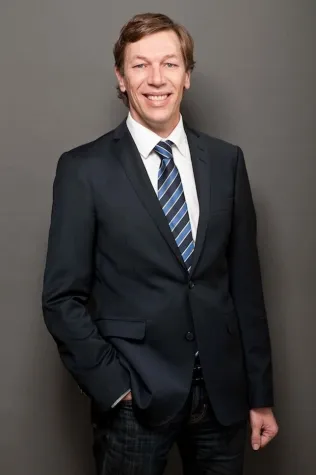 Bild: Zum 10-jährigen in neue Räume