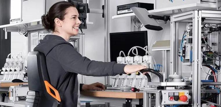 Bild: BIGBOXX - Richtig Sitzen in Industrie & Werkstatt