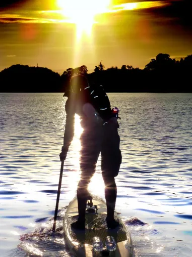 Bild: From Dusk till Dawn Stand Up Paddle Edition – Christian Hahn paddelt nonstop um Berlin
