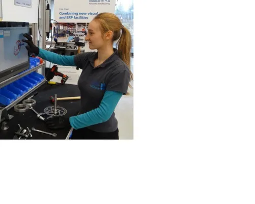 Bild: itelligence AG und ihre Partner zeigen Industrie 4.0 als reale Fertigungssituation auf der Hannover Messe 2015