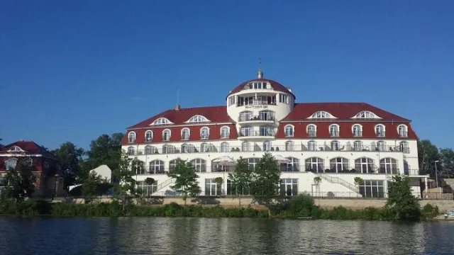 Bild: Wellnessurlaub im Herbst - Wellnessangebote im 4-Sterne-Hotel Woinski Spa exklusiv bei Polen-Wellnessurlaub.de