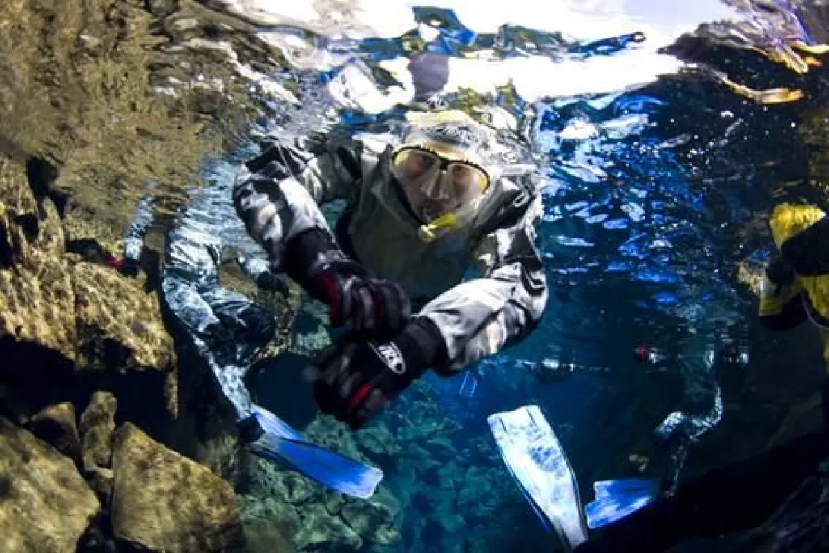 Schnorcheln im Nationalpark Thingvellir in Island
