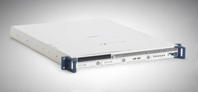 Bild: Neuer NI-Controller für die Rackmontage und neuer dezentraler PXI-Express-Controller