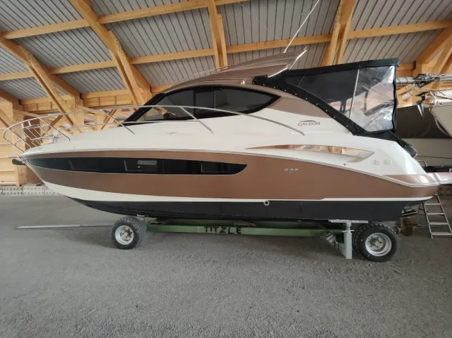 Bild: Bootsfolierung am Bodensee - Folierung Galeon 325HT 