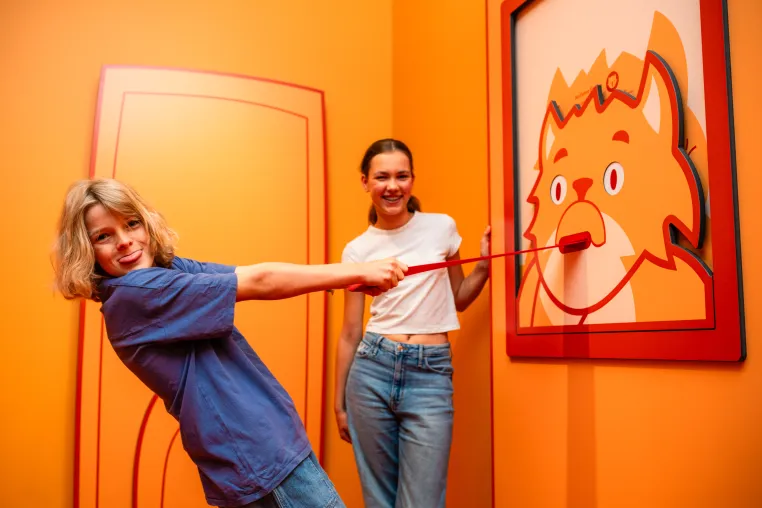 Bild: Katze Q feiert Abschiedsparty! 20.000 Besucher:innen erlebten Quantenabenteuer im Escape Room zur Quantenphysik