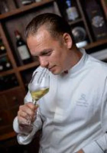 Neuer Executive Chef im St. Regis Mauritius Resort: Chef Didier Jacob kehrt auf seine Heimatinsel zurüc Bild: Neuer Executive Chef im St. Regis Mauritius Resort: Chef Didier Jacob kehrt auf seine Heimatinsel zurüc